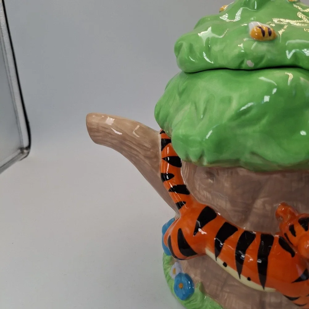Houston Harvest Disney Winnie the Pooh Ceramic Tea Coffee Pot 31269